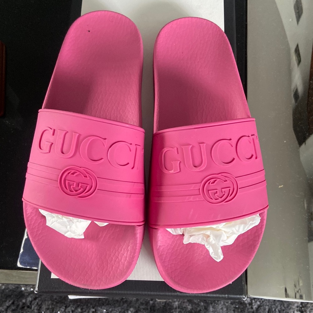 Authentic Gucci pool side slides